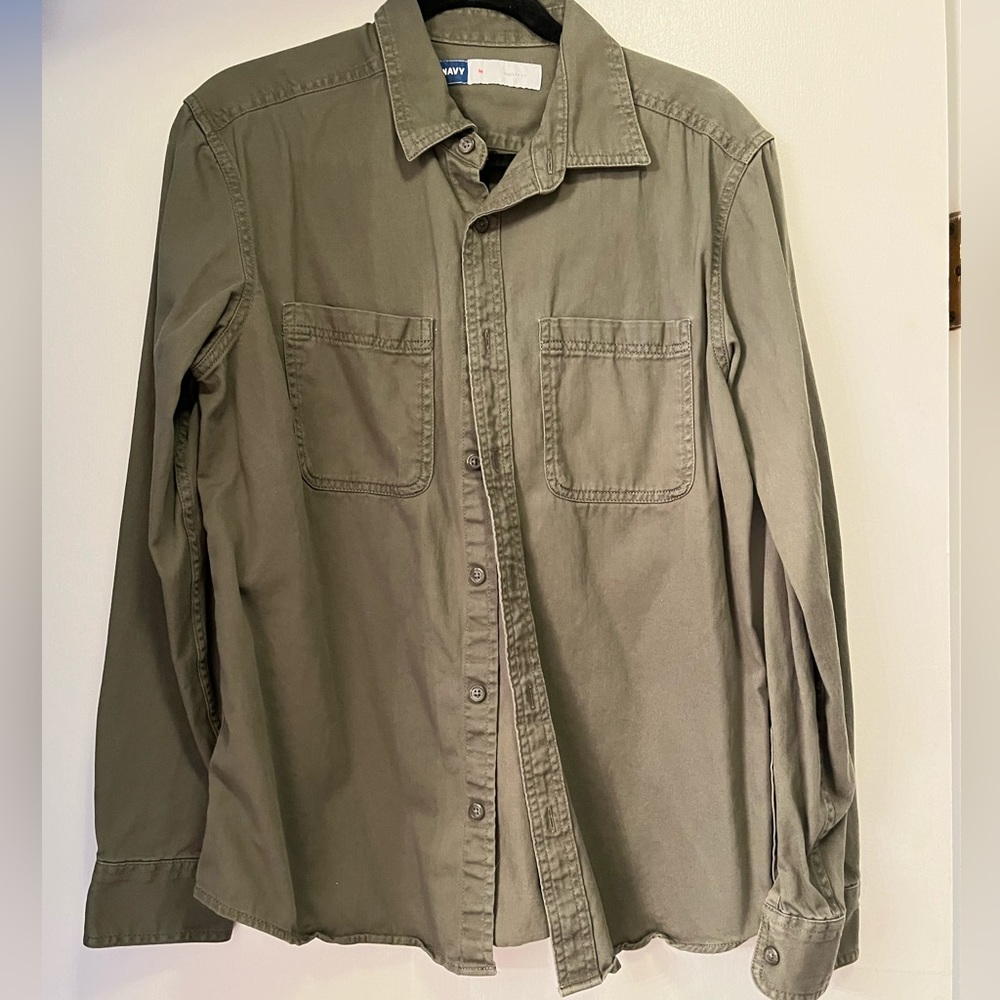 Old navy men’s olive button up size M